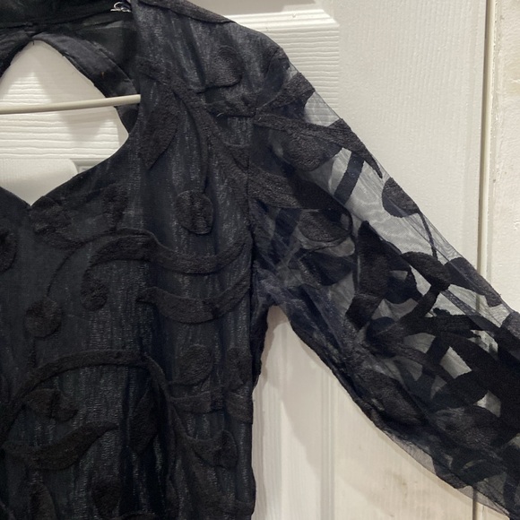 Handmade Silk Kurta with a drop shape on the back - Picture 2 of 3